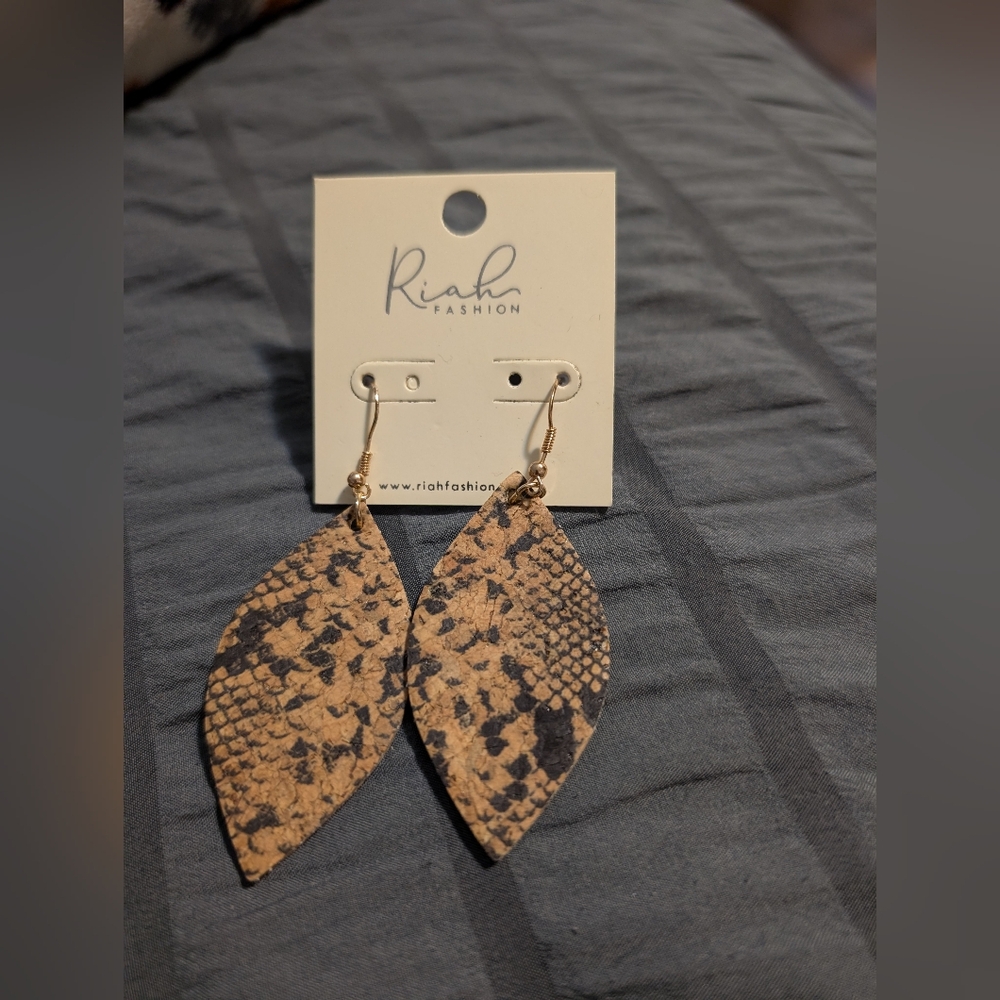 💙 Riah 💙 Cork Earrings